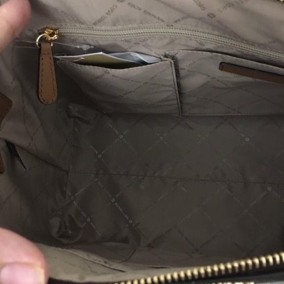 Michael Kors Ciara brown signature Satchel &wallet - Picture 5 of 8